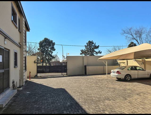 2 BEDROOM APARTMENT FOR SALE IN FRANKLIN ROOSEVELT PARK